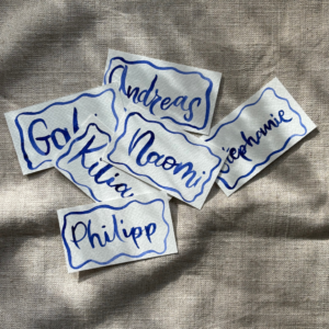 Hochzeitspapeterie, Hochzeit itslovedesign personalisiert, individuelle Hochzeitseinladungen, Hochzeitskarten, Save-the-Date-Karten, Menükarten Hochzeit, Dankeskarten Hochzeit, moderne Hochzeitspapeterie, blau, handgeschrieben, handschriftlich