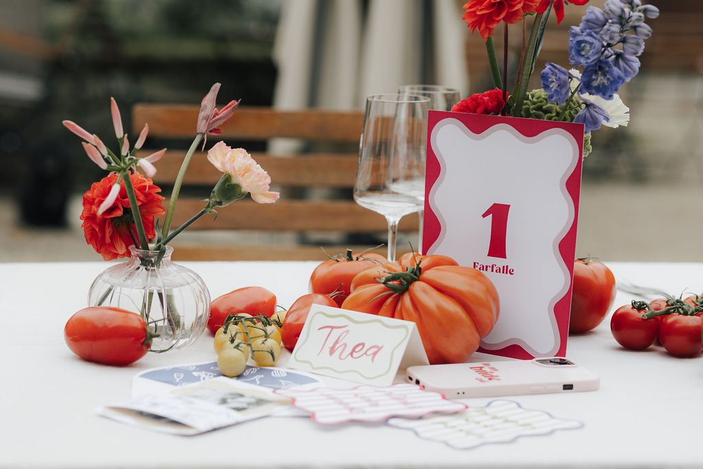 itslovedesign Waves of Color Hochzeitsdesign Papeterie Italien Flair Tischdeko